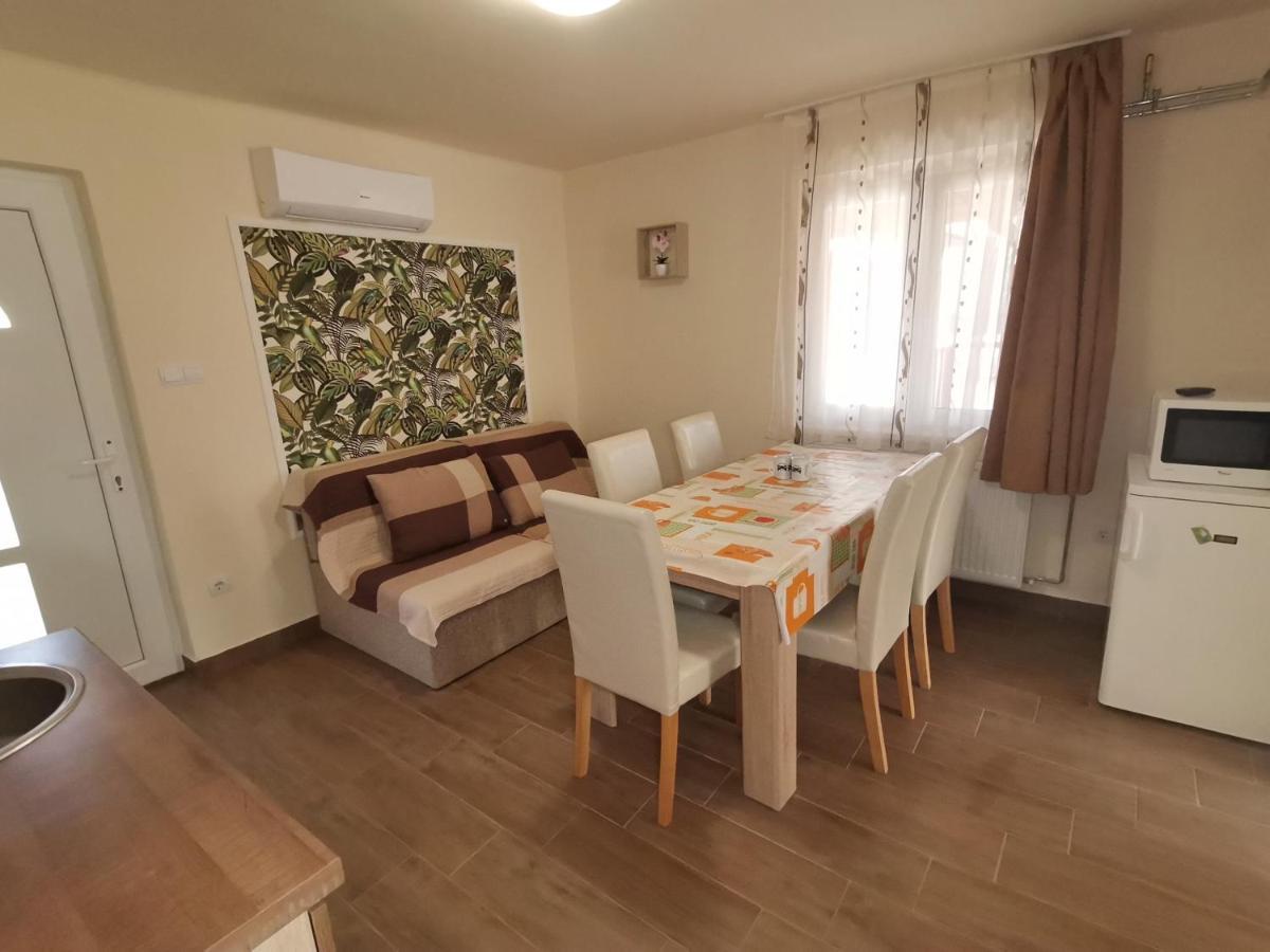 Gyoengyvirag Apartmanhaz Hajdúszoboszló Dış mekan fotoğraf