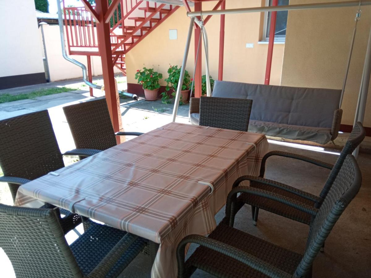 Gyoengyvirag Apartmanhaz Hajdúszoboszló Dış mekan fotoğraf